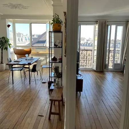 Au Pied De Montmartre / Jules Joffrin * Parigi