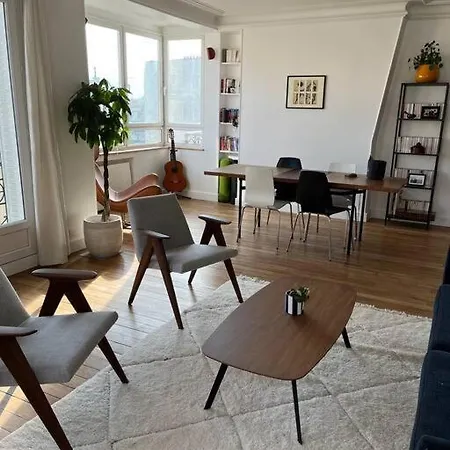 Au Pied De Montmartre / Jules Joffrin Apartment