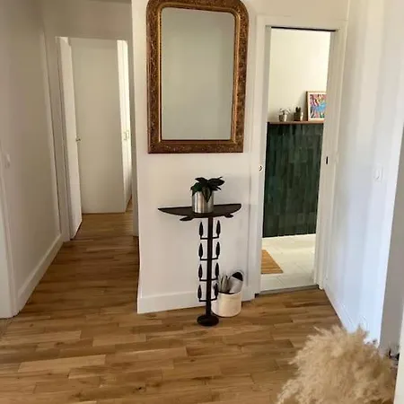 Au Pied De Montmartre / Jules Joffrin * Parigi